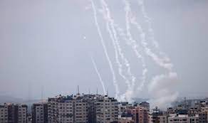 فلسطين…يوم خامس من الغارات الإسرائيلية على غزة.. ومواجهات في الخليل