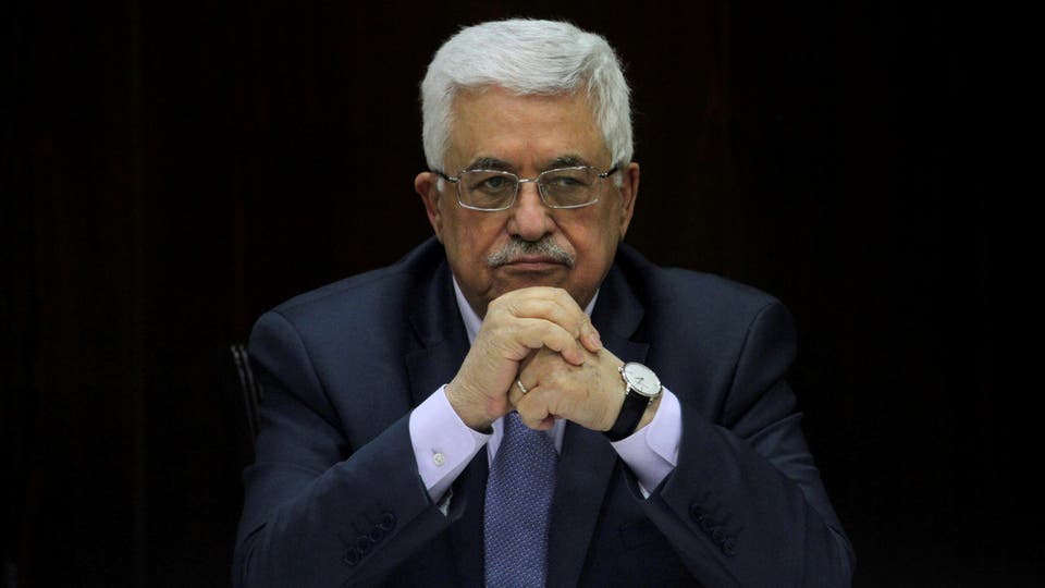 “أبومازن” يعلن رسمياً إنهاء خدمات كافة مستشاريه لهذا السبب