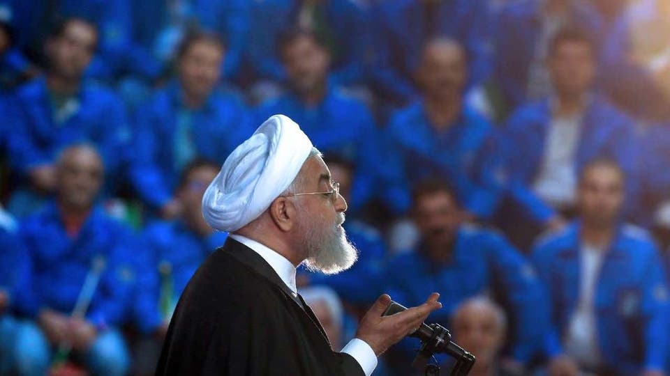 روحاني يلوح بالاستفتاء.. هرباً من المأزق النووي