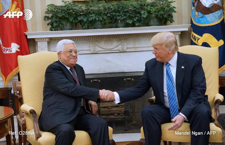 مسؤول: أمريكا بدأت ترتيبات ما بعد عباس..و”حل إنساني” لأزمات قطاع غزة بدون سلطة وحماس!