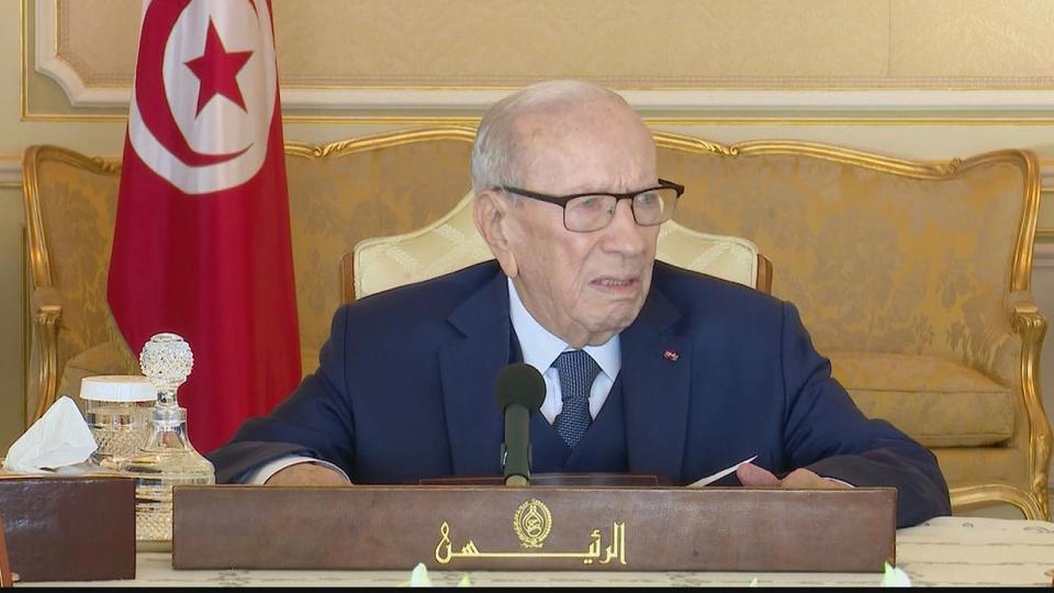 تونس.. رجل بن علي يورط السبسي إثر عفو رئاسي “مشبوه”