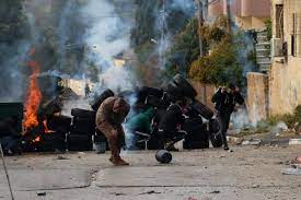 مواجهات واشتباكات بين الفلسطينيين والاحتلال في الضفة تخلّف اصابات