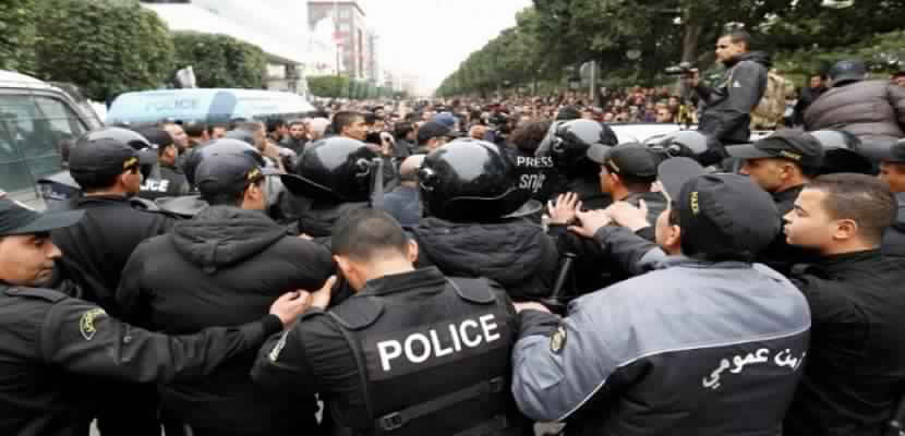 تونس:تجدد الاحتجاجات واعتقال 40 شخص شاركوا في أعمال شغب