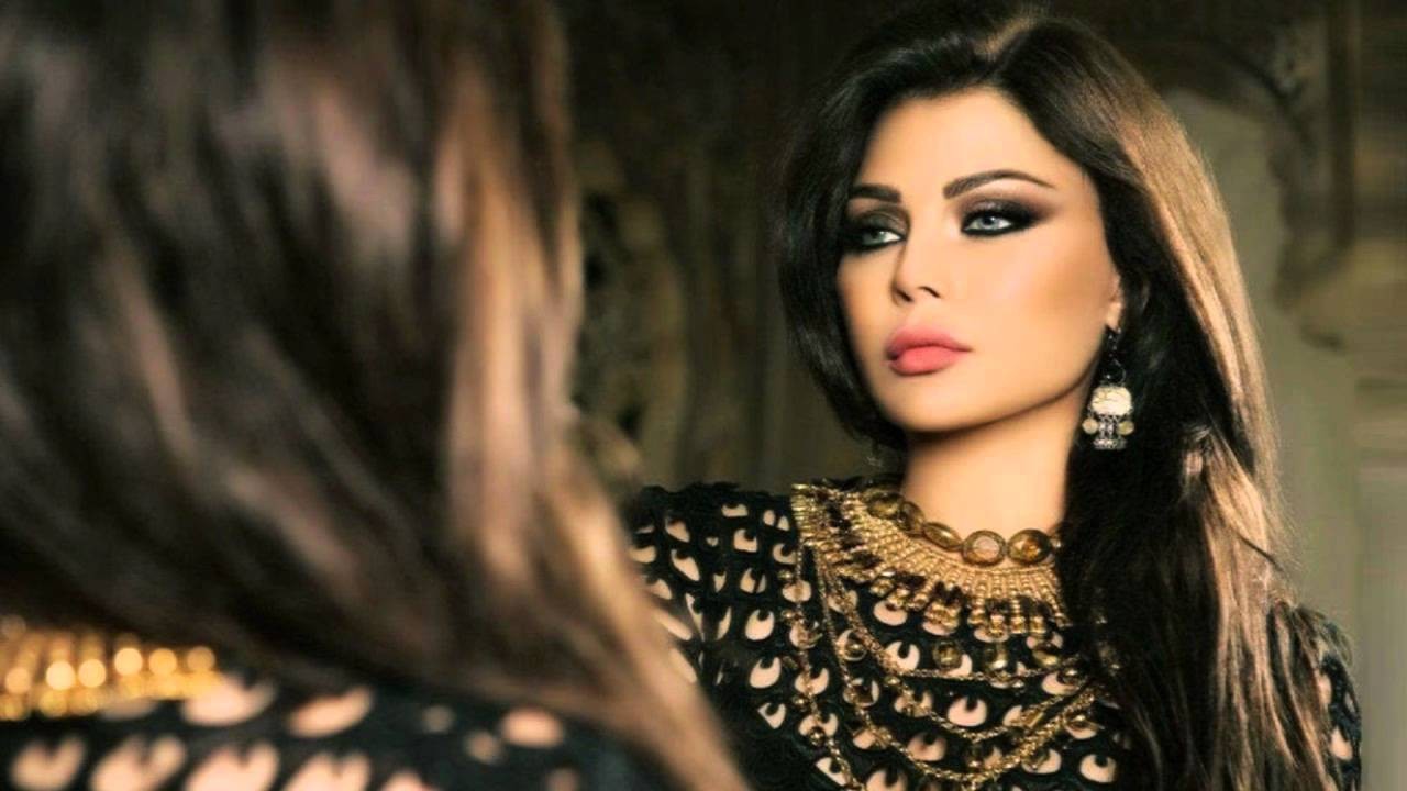 هيفاء وهبي تتبرأ من أختها.. والدعارة السبب!