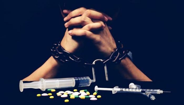 الحكومة الأمريكية: 100 ألف شخص لقوا حتفهم جراء تناولهم المخدرات