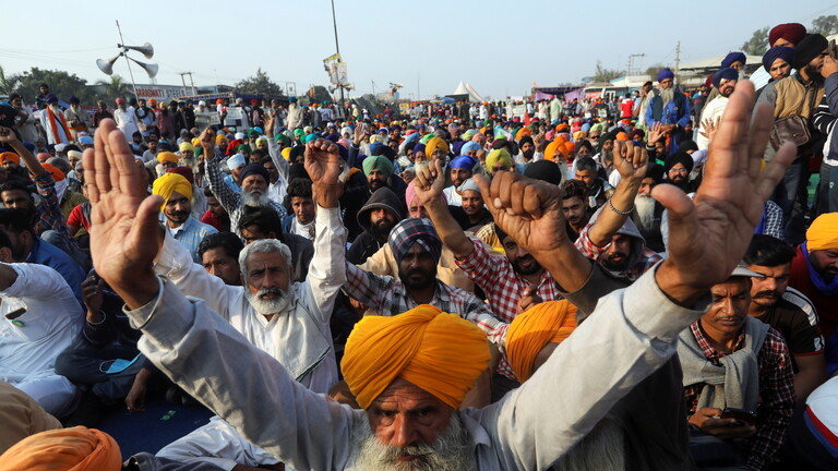 الهند .. إصابات كورونا تبلغ 9.8 مليون حالة