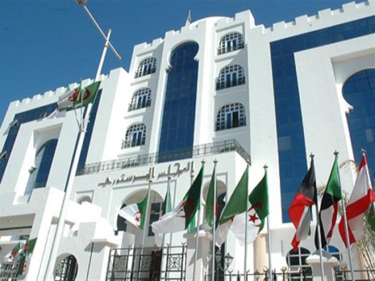 الجزائر: الإعلان عن إجراء انتخابات رئاسية قريباً مستحيل