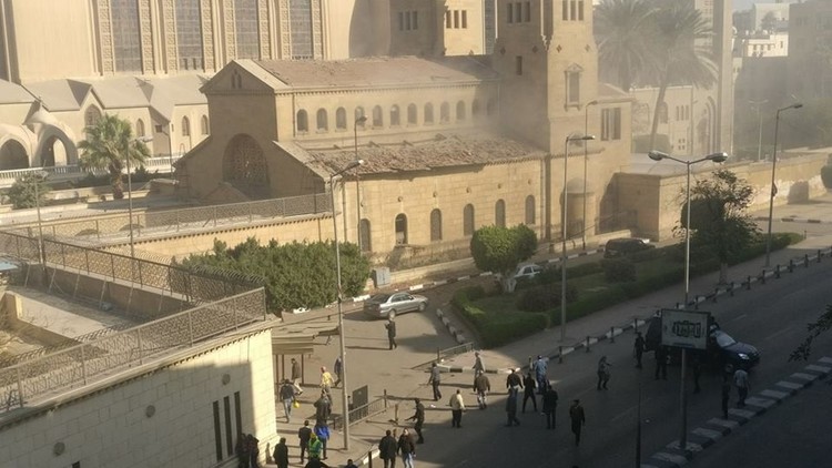 20 قتيلا بانفجار في محيط كاتدرائية الأقباط في القاهرة