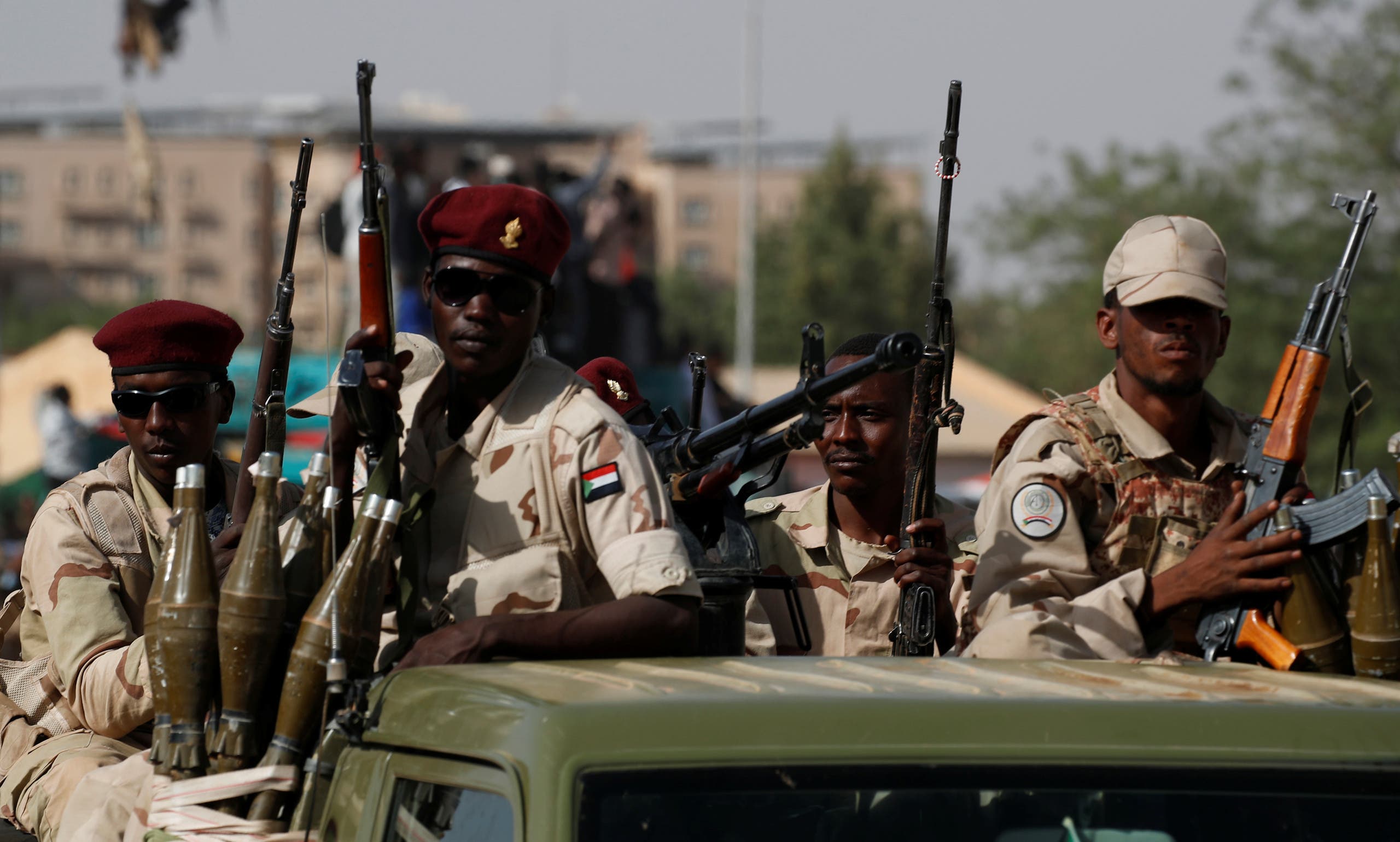 بعد مقتل جنود سودانيين على حدود إثيوبيا.. البرهان يصل إلى الفشقة