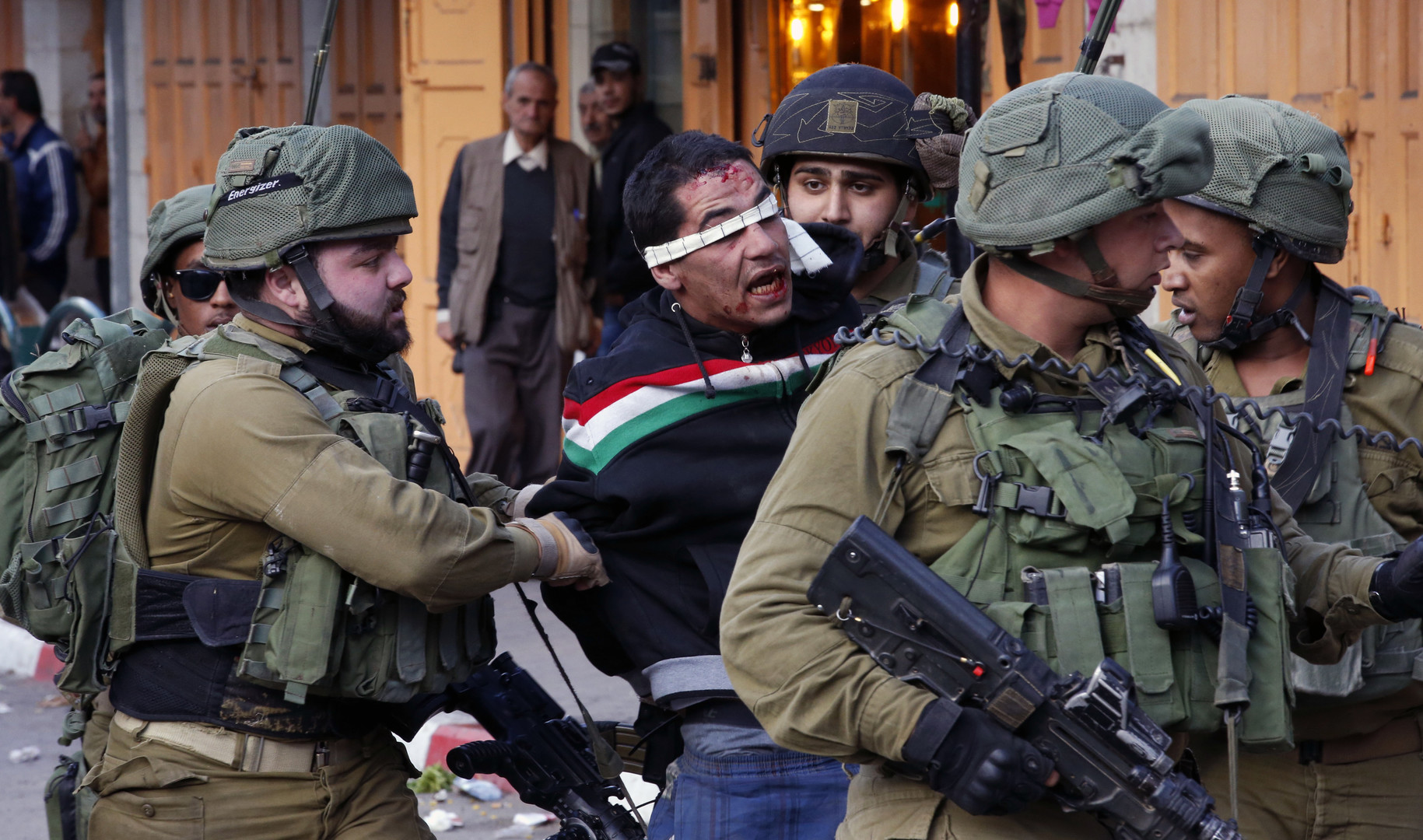 فلسطين: اعتقال 9 مواطنين من انحاء متفرقة بالضفة الغربية
