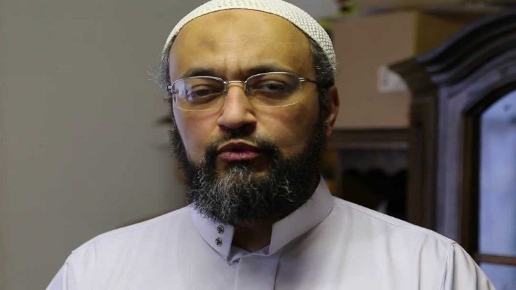 فرنسا تطرد حفيد مؤسس “الإخوان المسلمين”