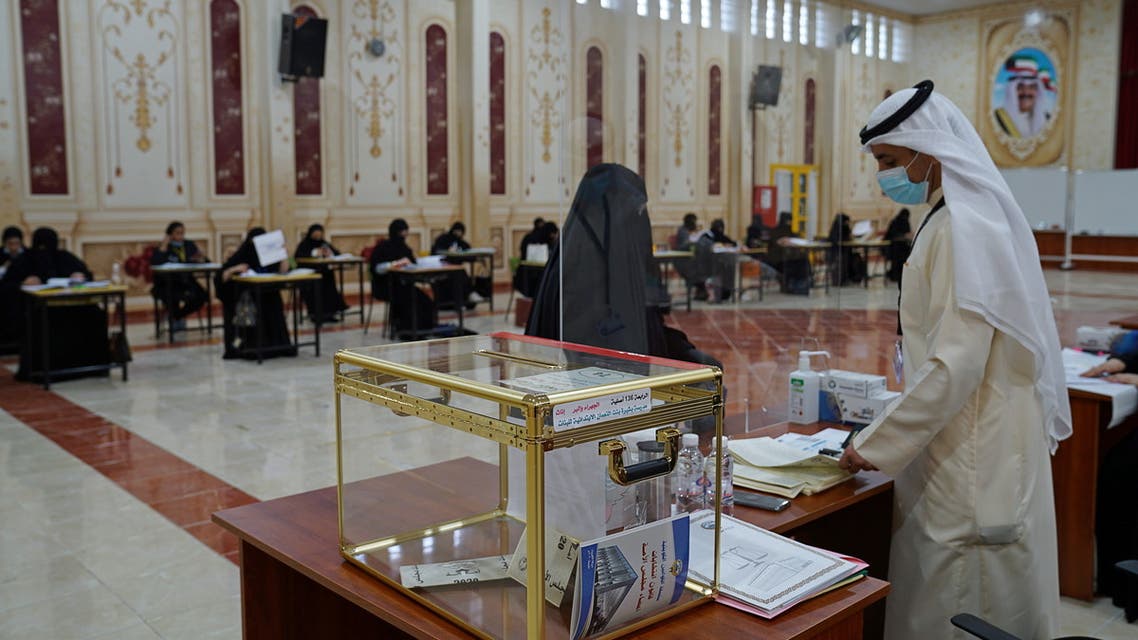 الكويت.. تواصل التصويت بانتخابات مجلس الأمة